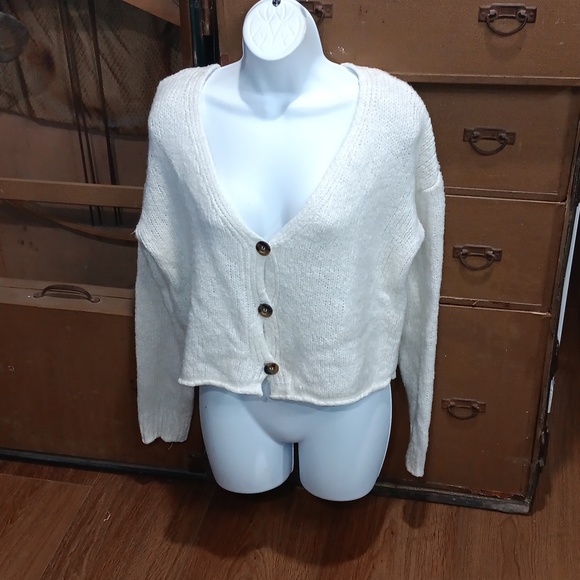 Urban Outfitters Sweaters - URBAN OUTFITTERS CROP sweater.  #5731